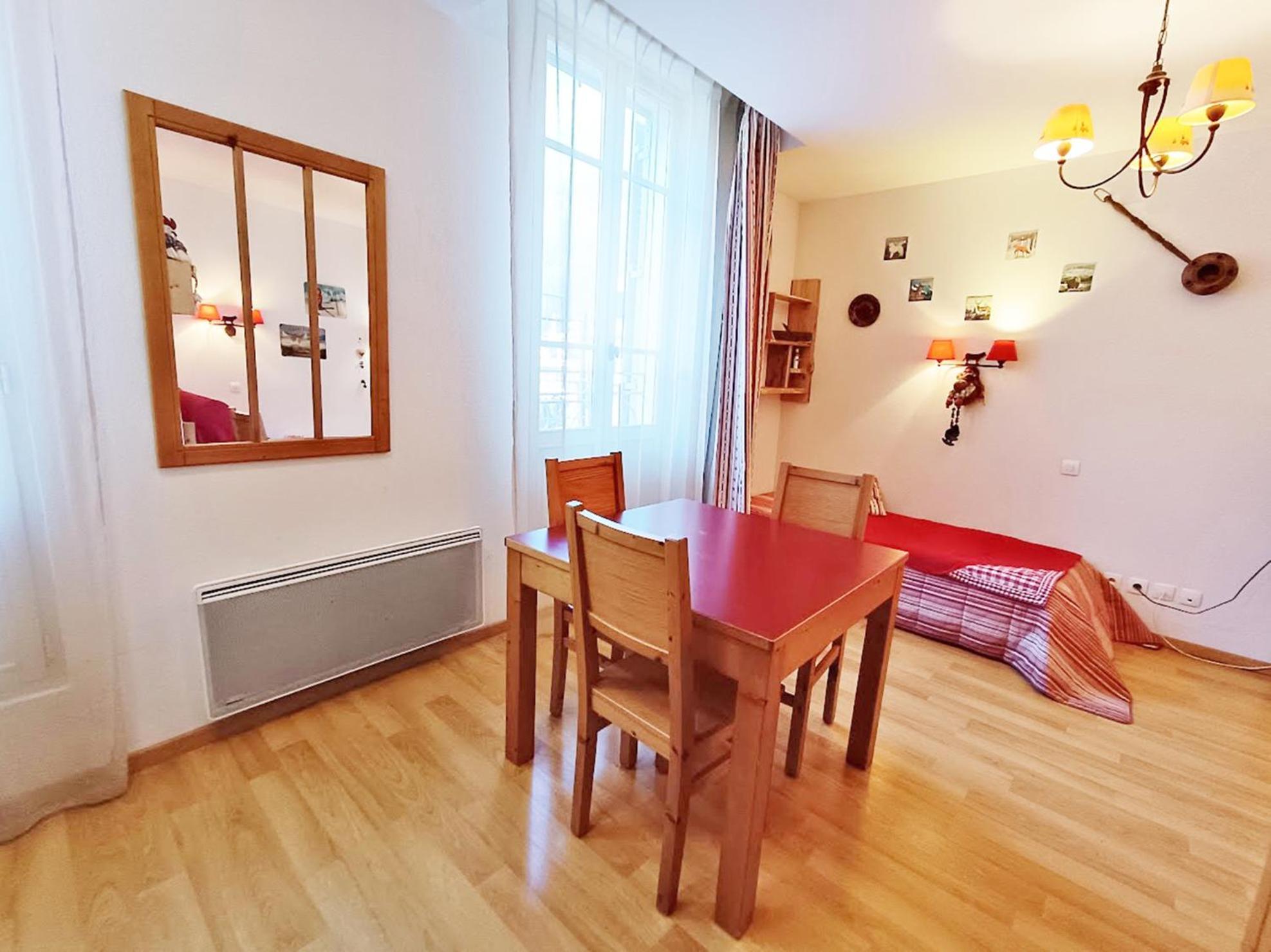 Le Bouquetin, Studio, Centre Luchon, Wifi, Casier A Skis, Ascenseur, 3 Personnes Bagnères-de-Luchon Extérieur photo